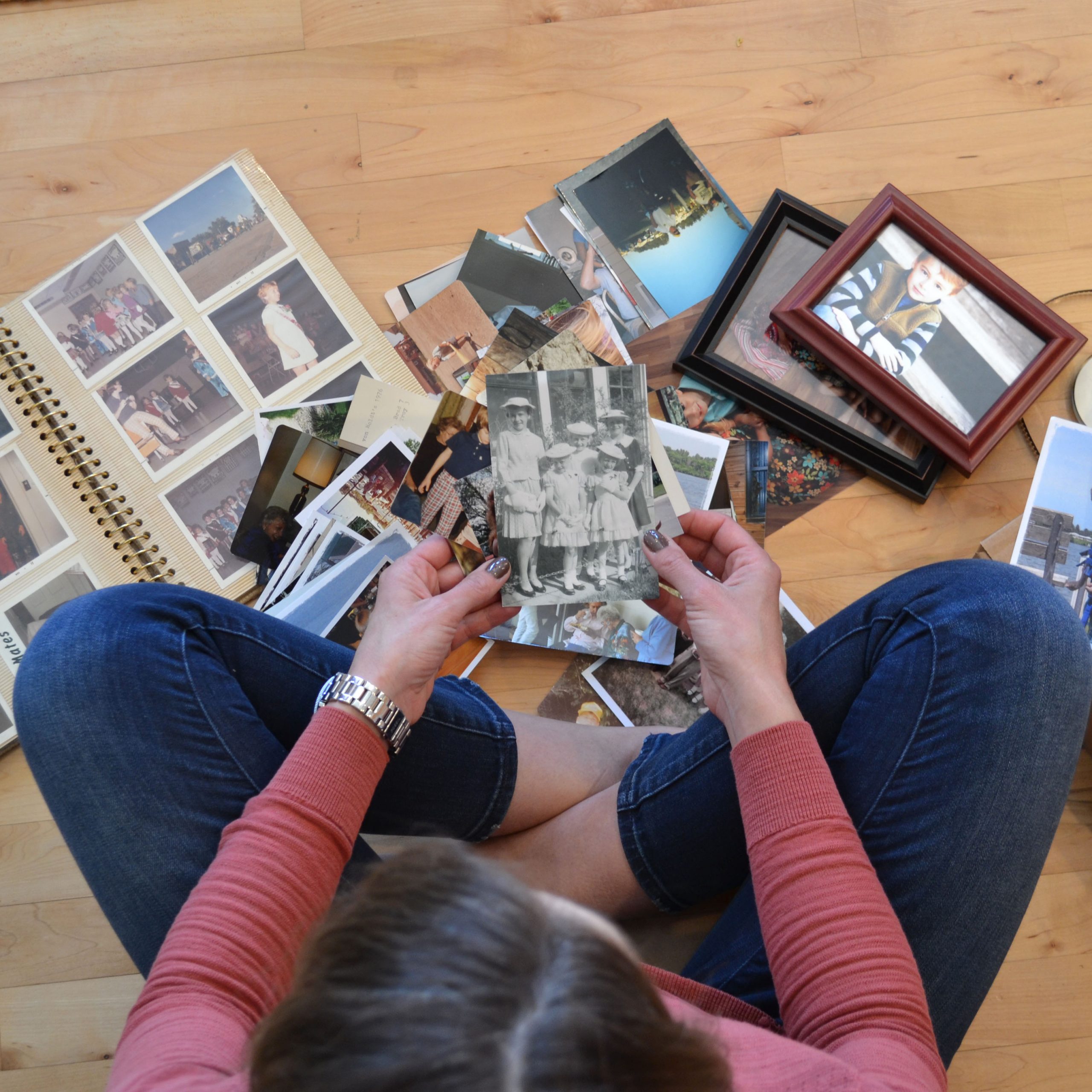 photo scanning sorting photos